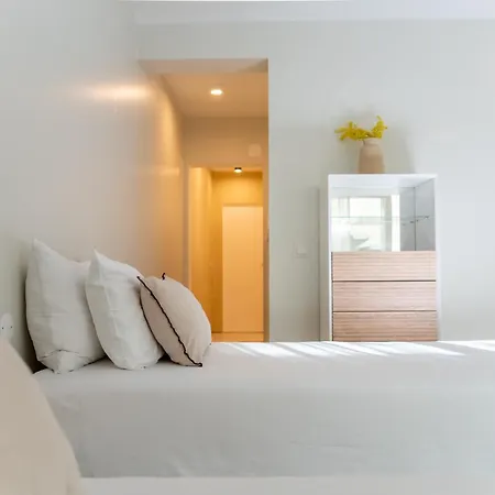 Silveira Bay Lounge Retreat *