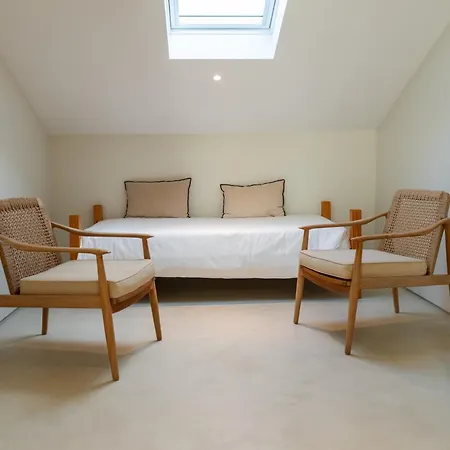 Silveira Bay Lounge Retreat Bed and breakfast Angra do Heroísmo