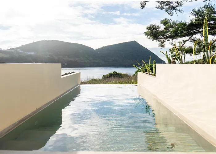 B&B Silveira Bay Lounge Retreat