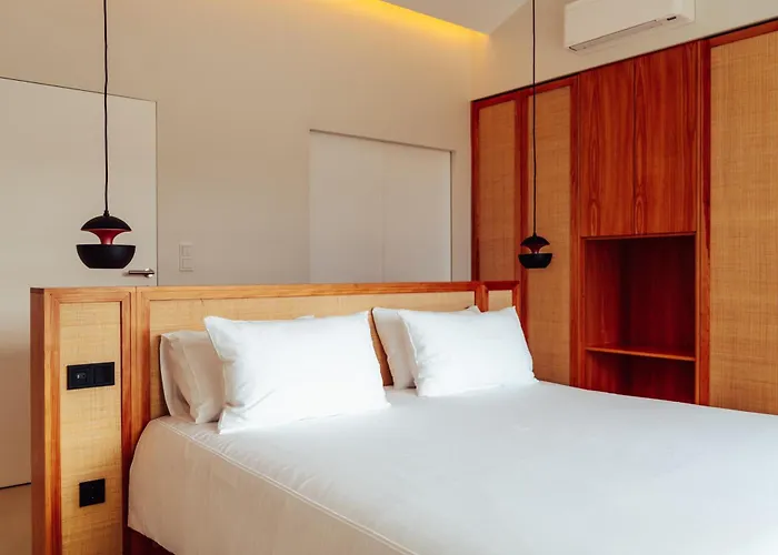 B&B Silveira Bay Lounge Retreat 앙그라두에루이스무