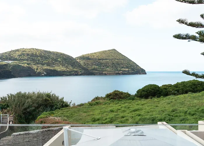 Silveira Bay Lounge Retreat