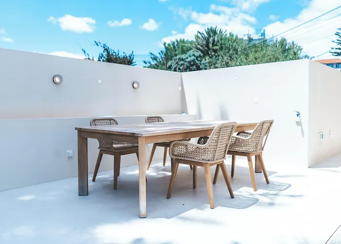 Silveira Bay Lounge Retreat