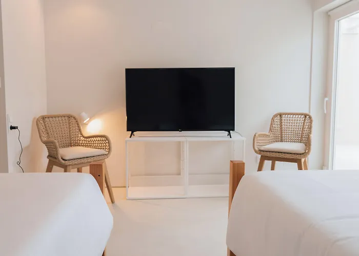 B&B Silveira Bay Lounge Retreat 앙그라두에루이스무