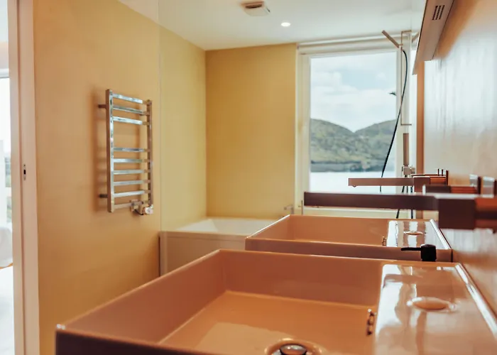 Silveira Bay Lounge Retreat B&B 앙그라두에루이스무