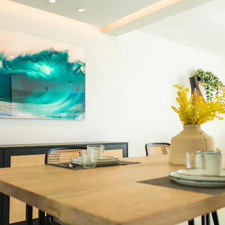 Silveira Bay Lounge Retreat *