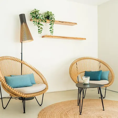 Silveira Bay Lounge Retreat