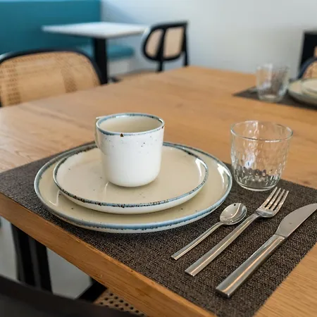 לינה וארוחת בוקר Silveira Bay Lounge Retreat 3*