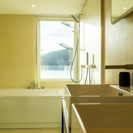 לינה וארוחת בוקר Silveira Bay Lounge Retreat Angra do Heroísmo