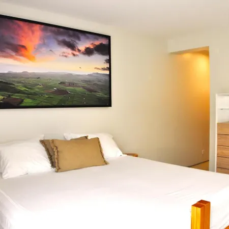 לינה וארוחת בוקר Silveira Bay Lounge Retreat