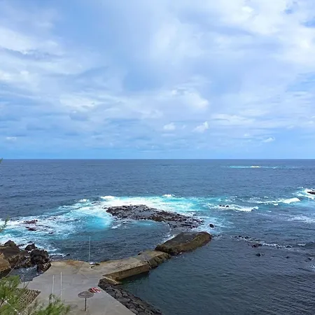 Silveira Bay Lounge Retreat לינה וארוחת בוקר Angra do Heroísmo