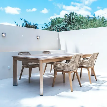 Silveira Bay Lounge Retreat