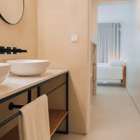 Silveira Bay Lounge Retreat לינה וארוחת בוקר Angra do Heroísmo