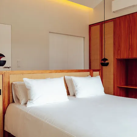 Silveira Bay Lounge Retreat