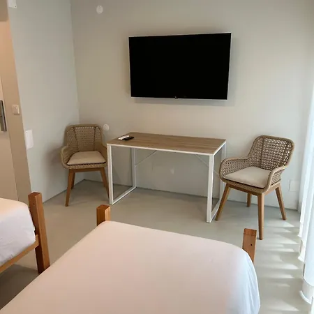 Silveira Bay Lounge Retreat 3*
