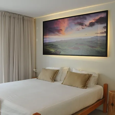 Silveira Bay Lounge Retreat 3*