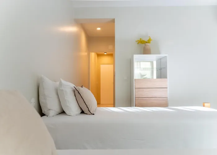 Silveira Bay Lounge Retreat 3*