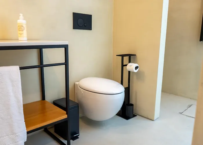 Silveira Bay Lounge Retreat