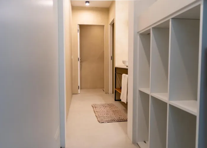 לינה וארוחת בוקר Silveira Bay Lounge Retreat