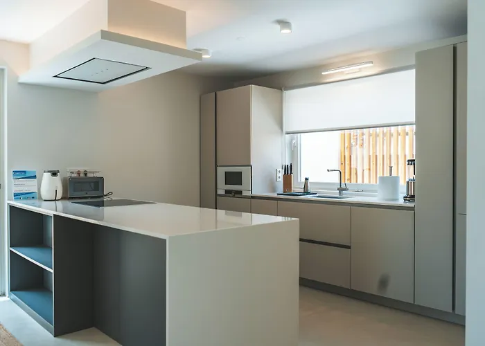 לינה וארוחת בוקר Silveira Bay Lounge Retreat