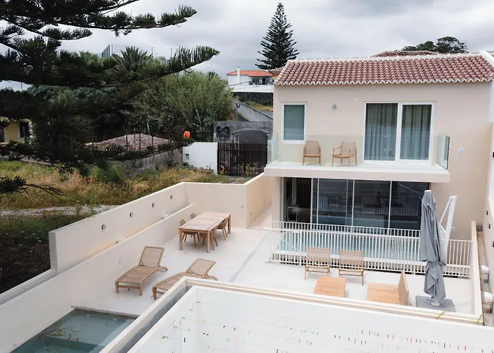 Silveira Bay Lounge Retreat